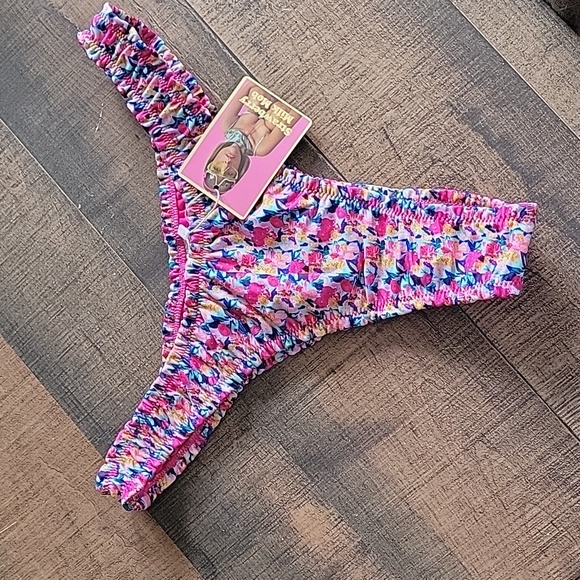 Strawberry Milk Mob: Naxos Bottom - Picture 2 of 8